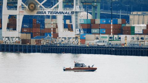 明亮的电影外观 灰色中有蓝