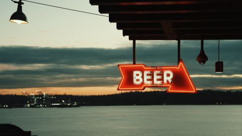 暖色调的橙绿对比