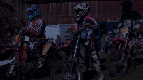 白天转黑夜HorrorBlue